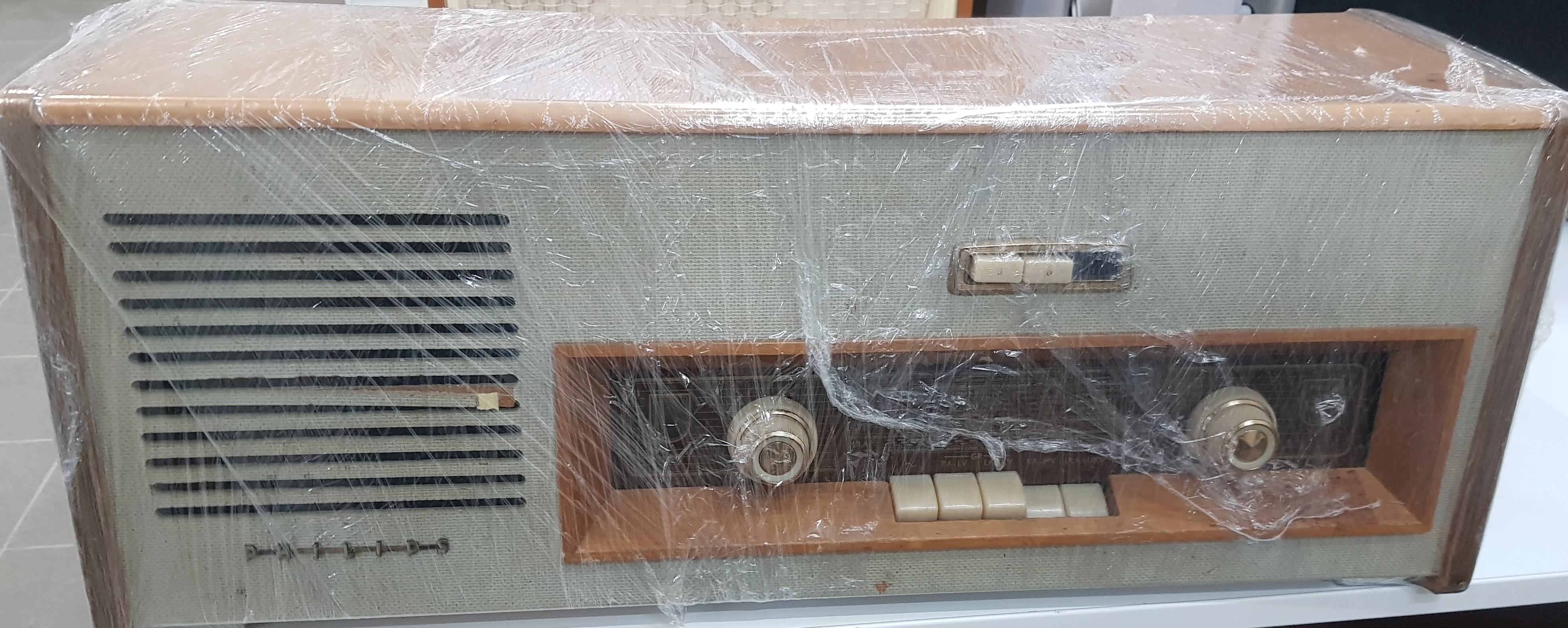 Philips B4SF83A