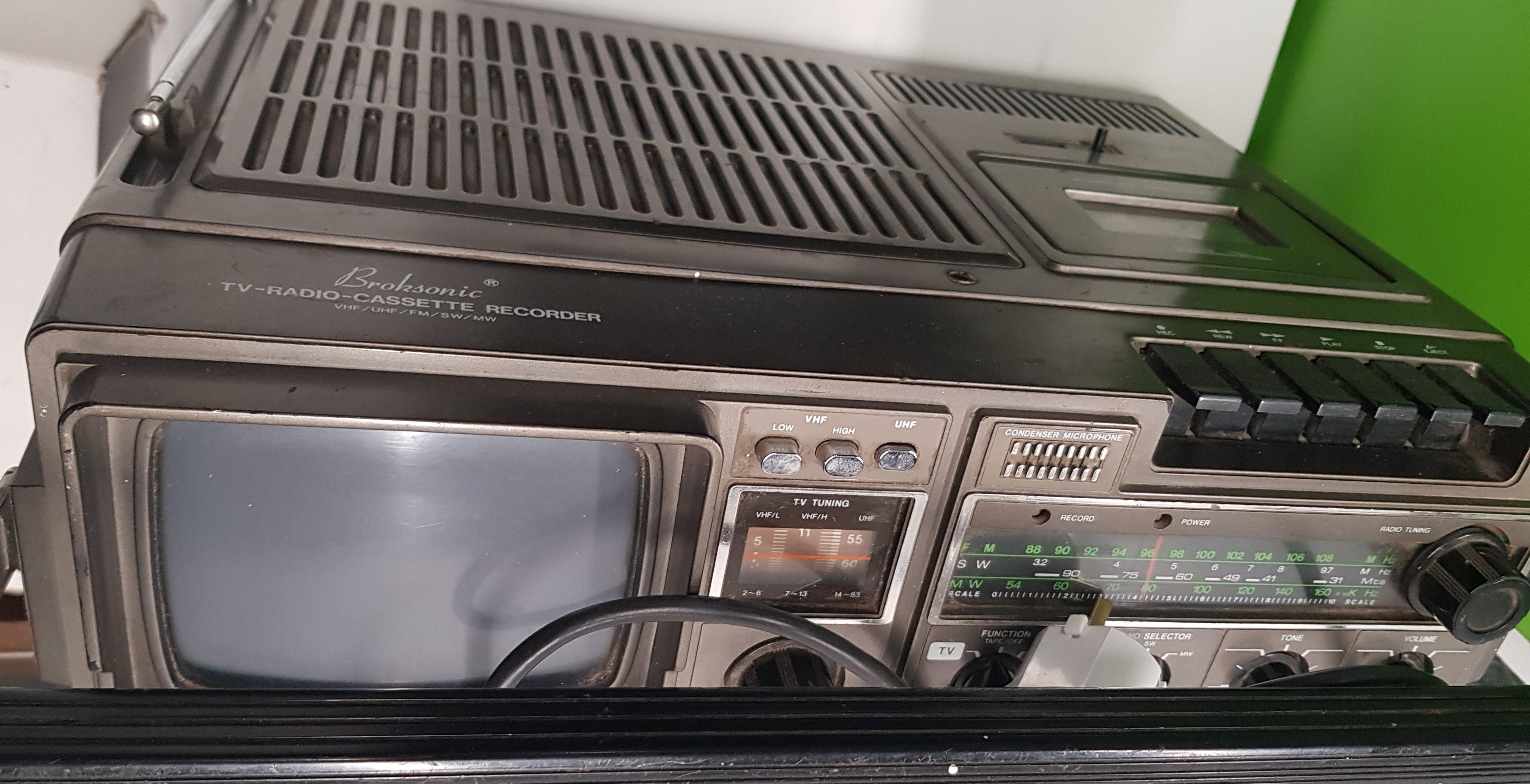 Broksonic CRT-1800