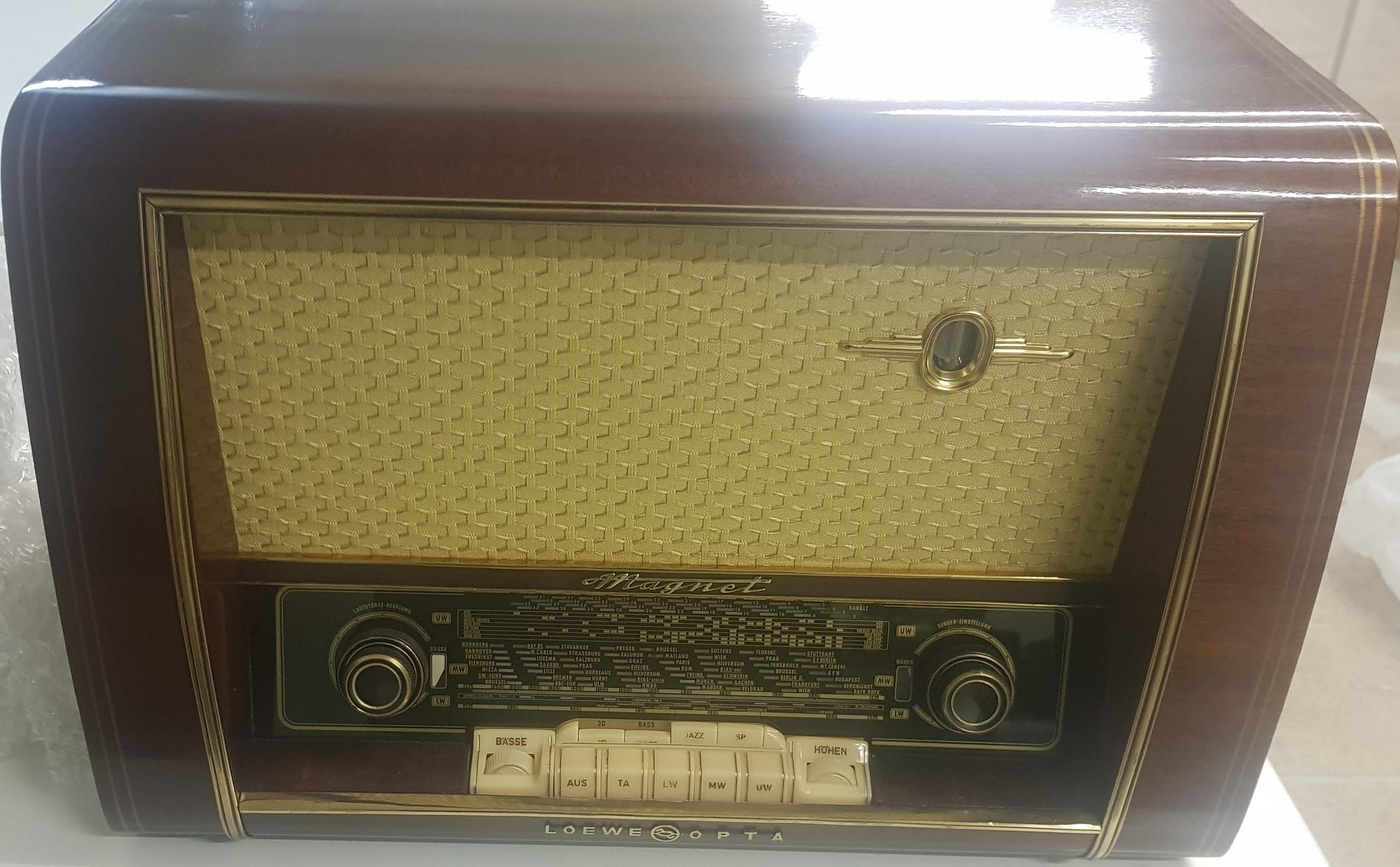 Loewe Opta Magnet 1735W