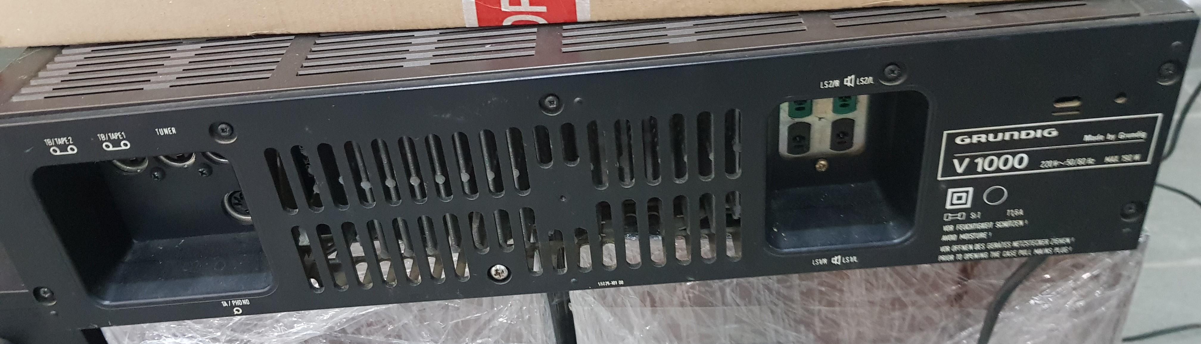 Grundig V1000