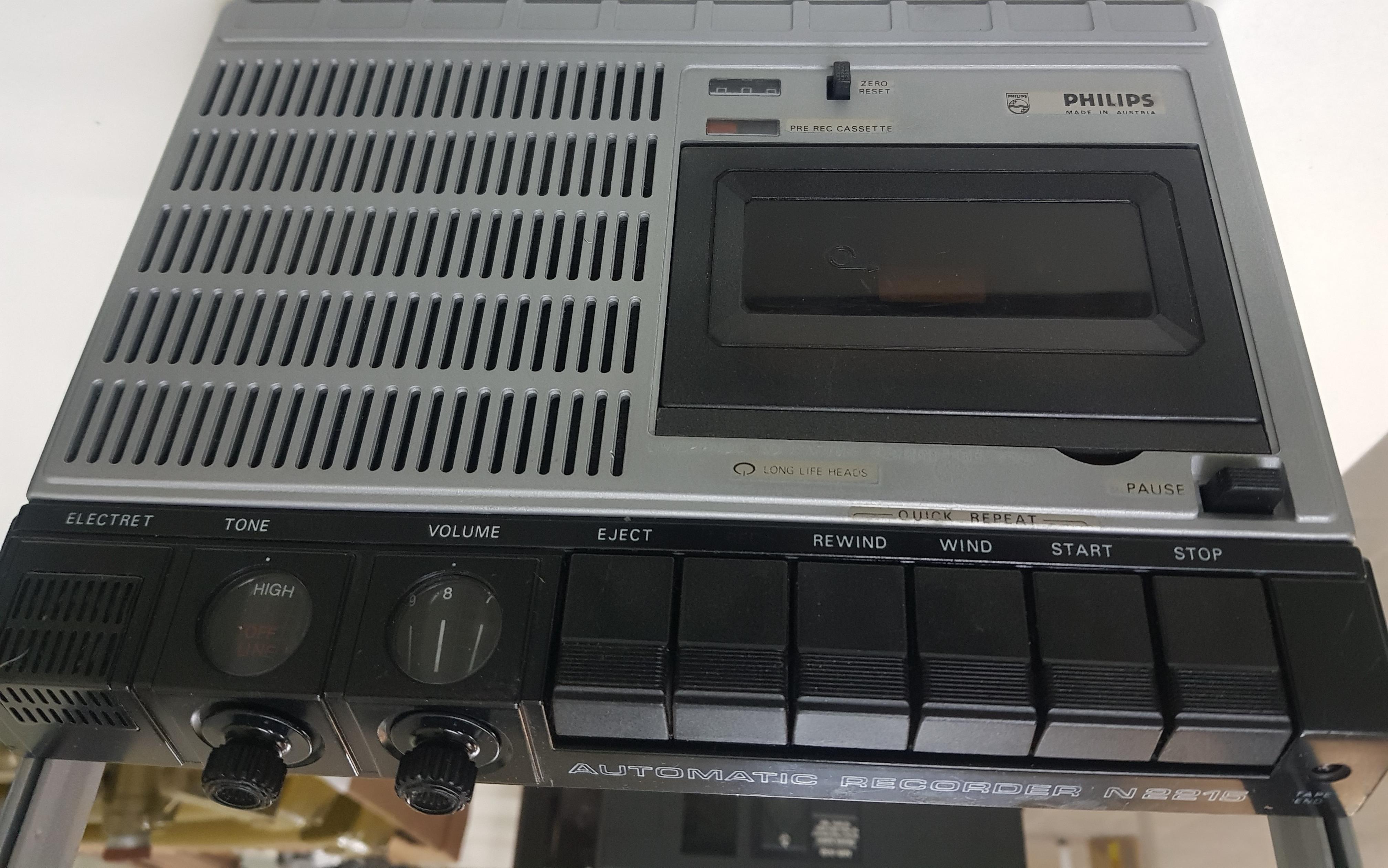 Philips N2215