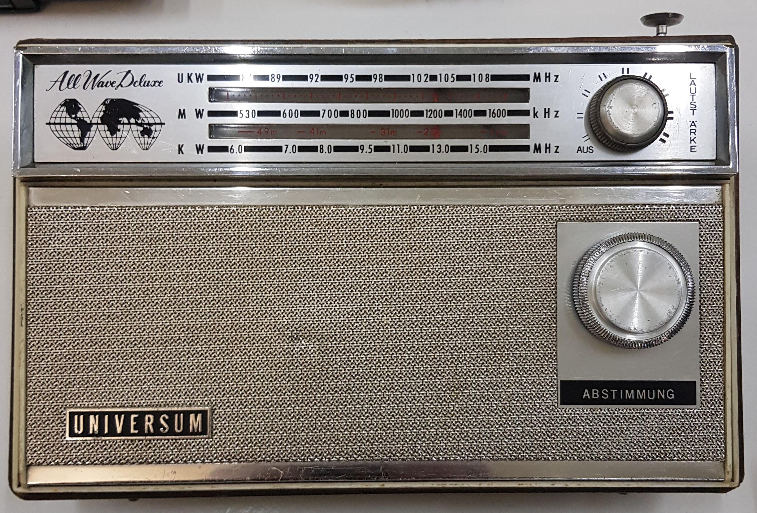 Universum All Wave Deluxe 8U-604N