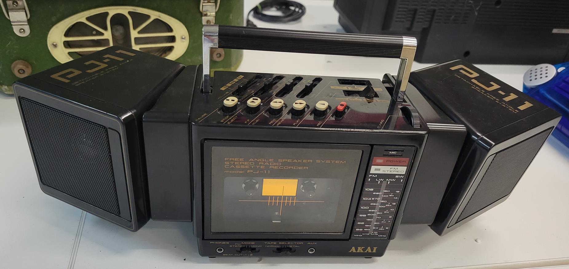 Akai PJ-11