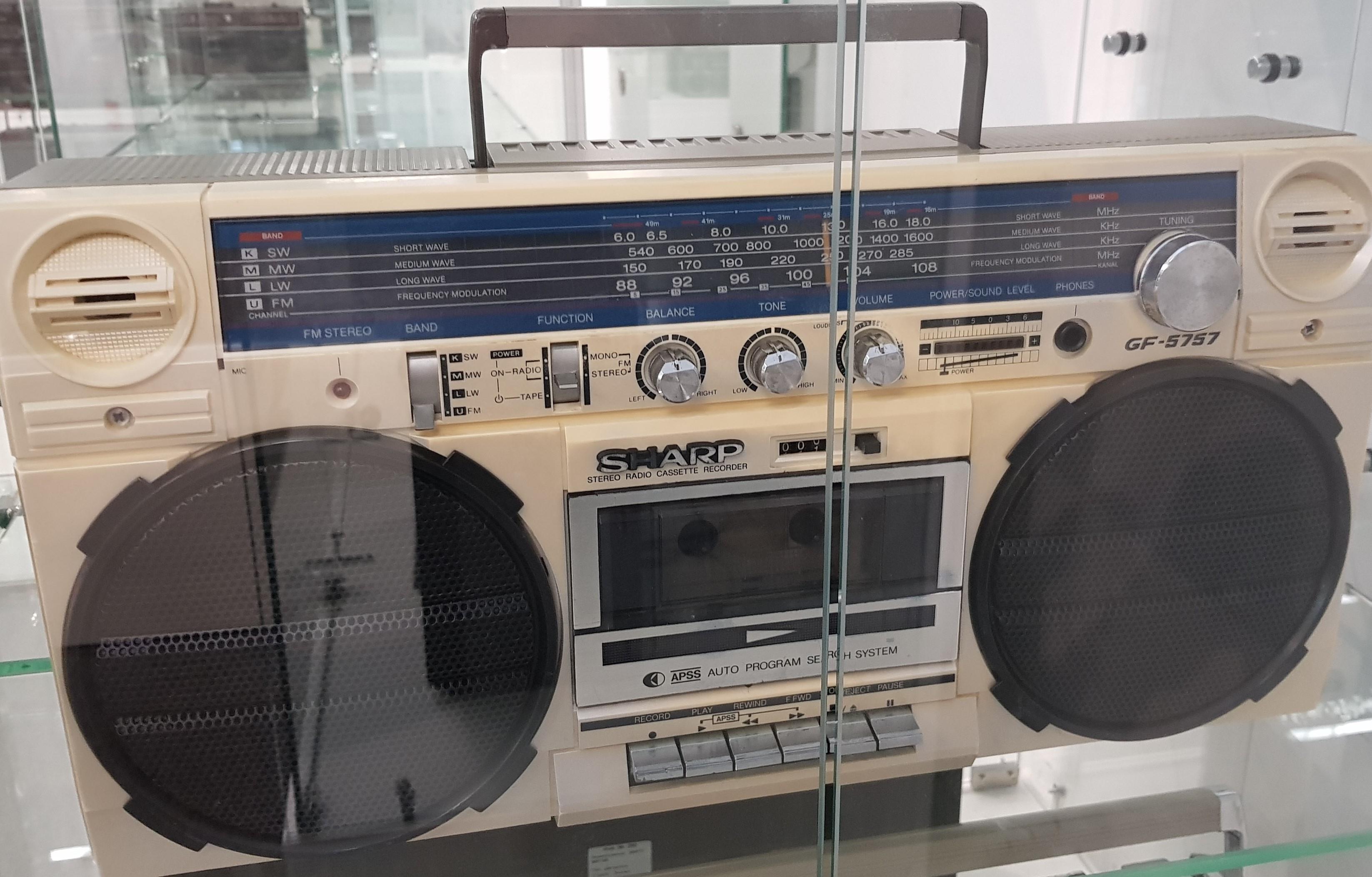 Sharp GF-5757H