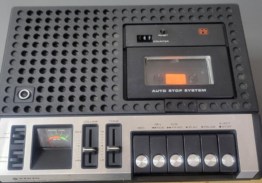 Sanyo M2502U