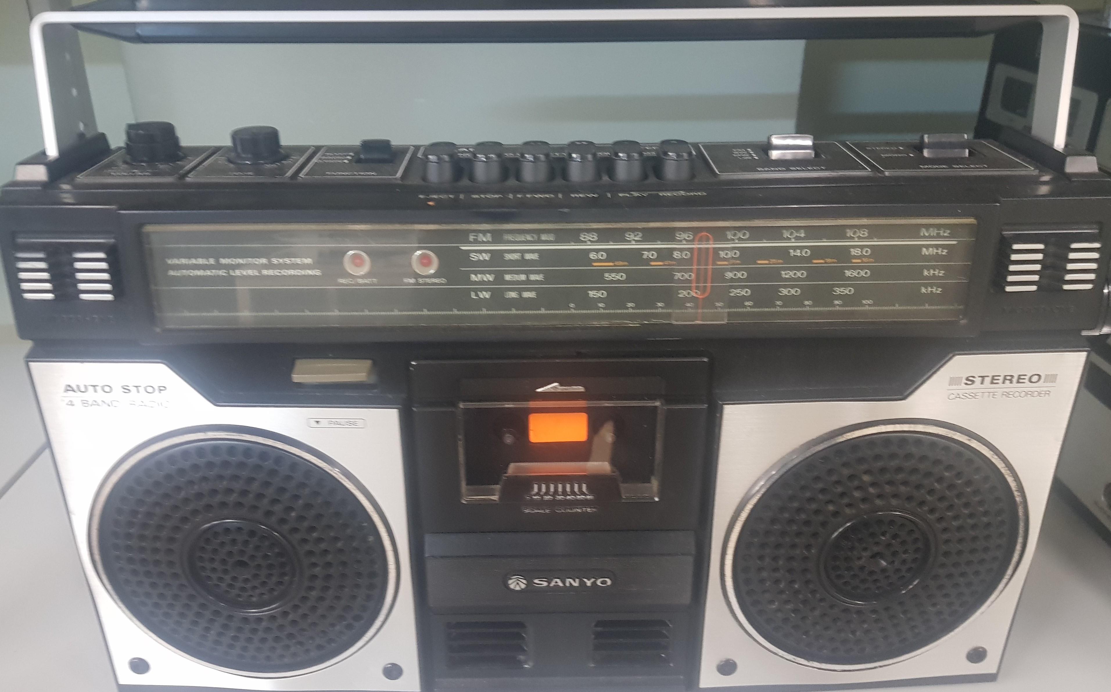 Sanyo M4100LU