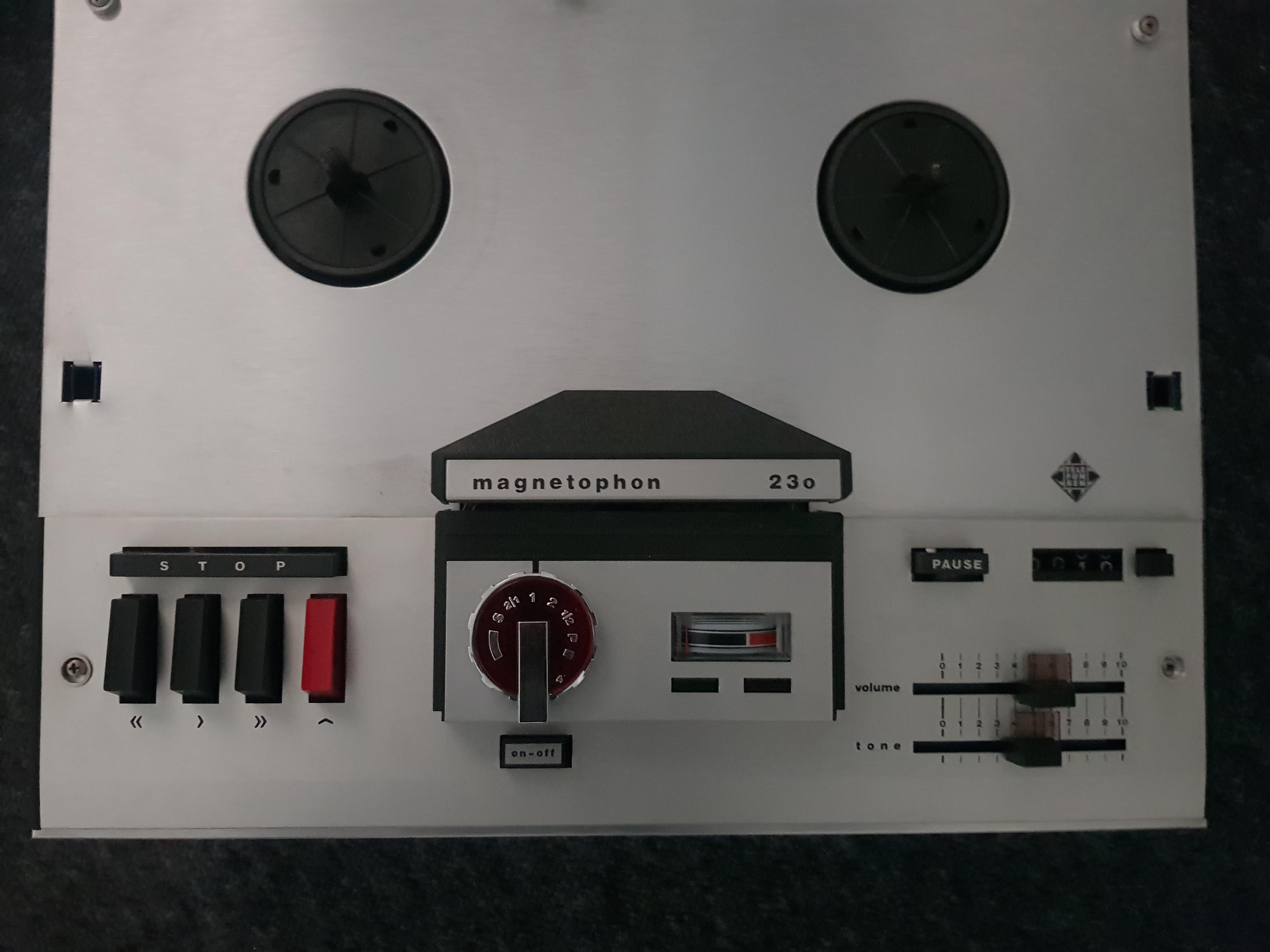 Telefunken Magnetophon 230