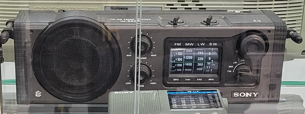Sony ICF-6000L