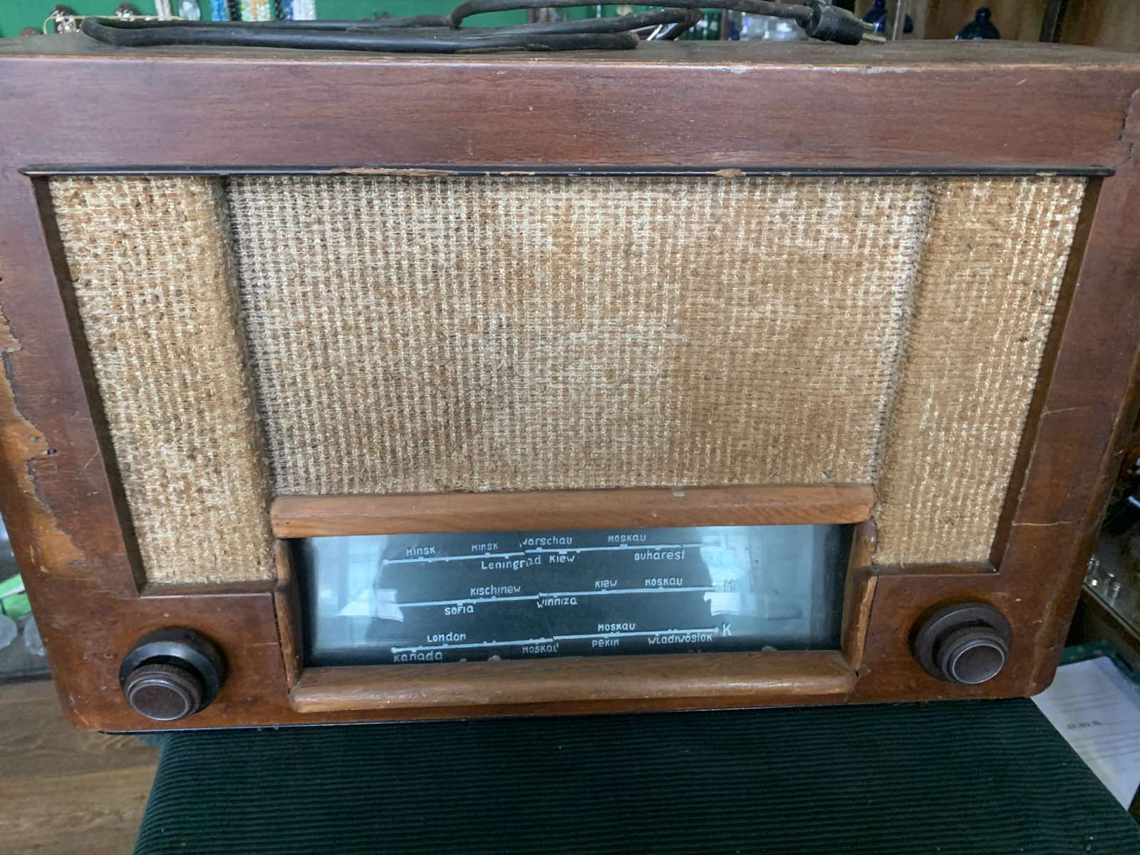 Erres Radio KY-186