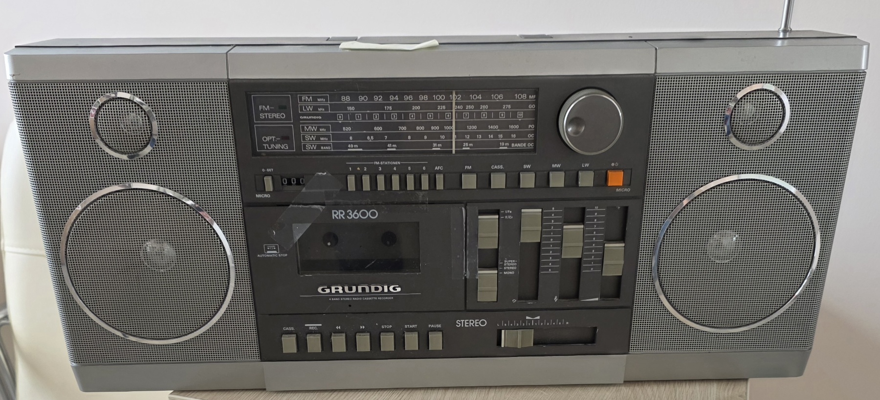 Grundig RR-3600