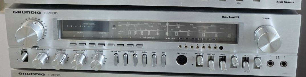 Grundig R-2000
